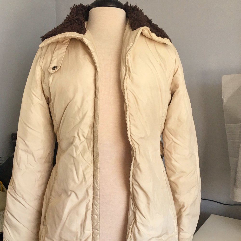 DKNY women white color puffer coat